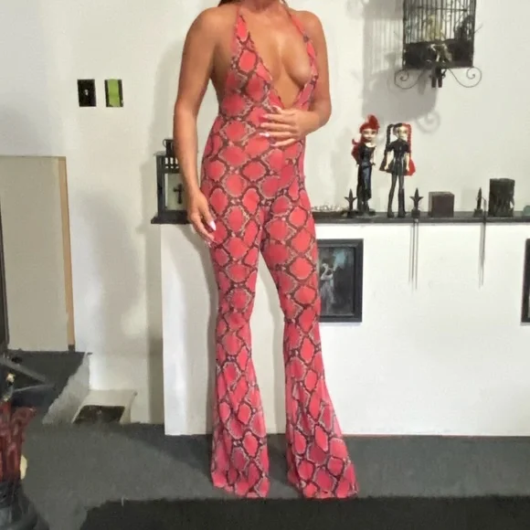 prettylittlething jumpsuit 6 - Picture 11 of 12